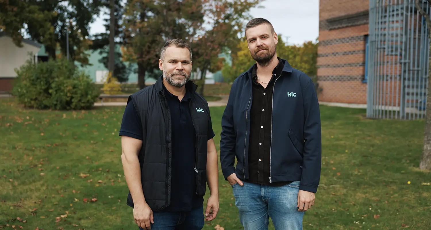 Christofer Almén och Anton Vestesson står ijämte varann